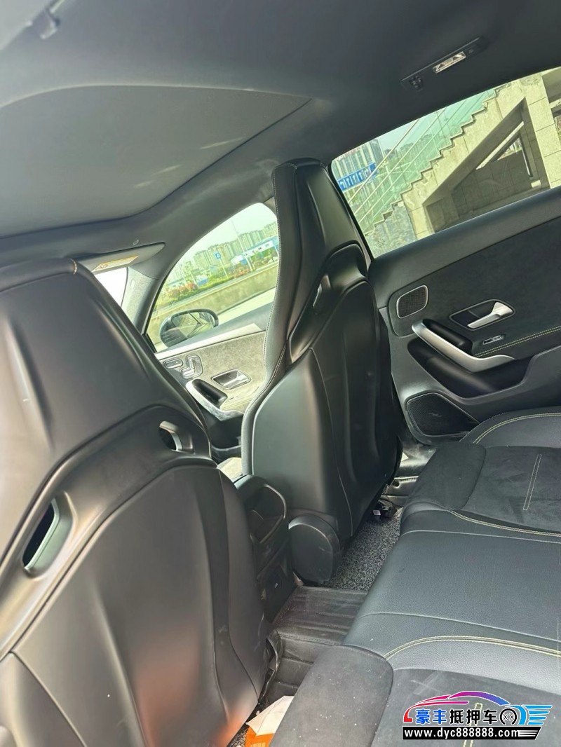 24年奔驰A级AMG轿车抵押车出售