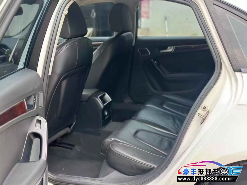 13年奥迪A4L轿车抵押车出售