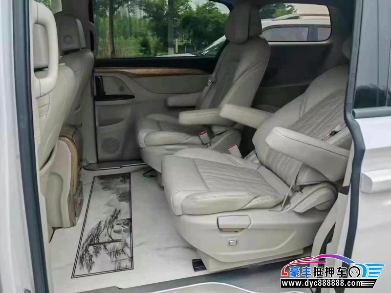 17年别克GL8轿车抵押车出售