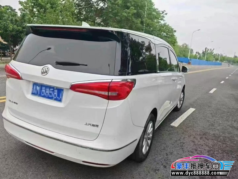 17年别克GL8轿车抵押车出售