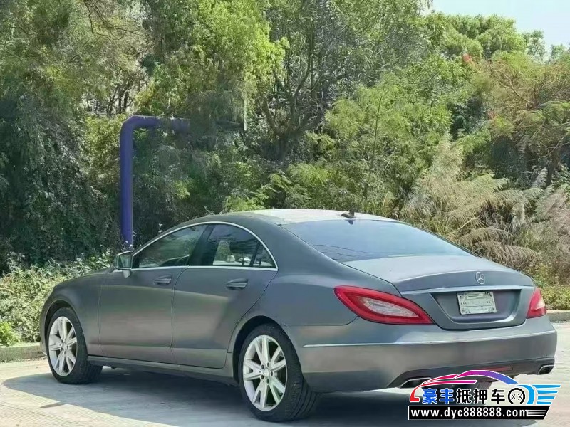 13年奔驰CLS轿车抵押车出售