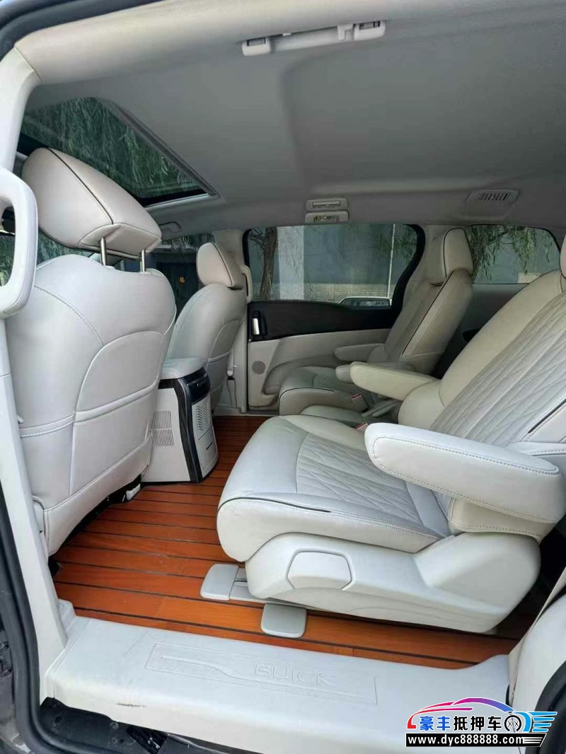 21年别克GL8轿车抵押车出售