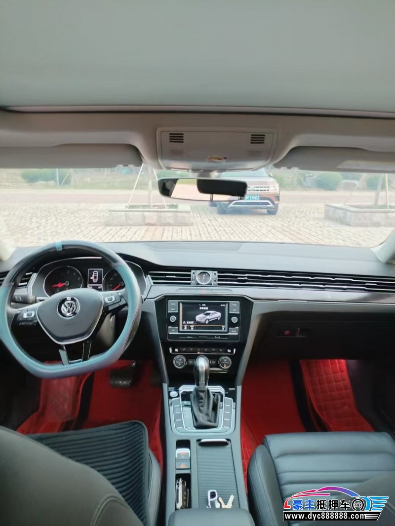 18年大众迈腾轿车抵押车出售