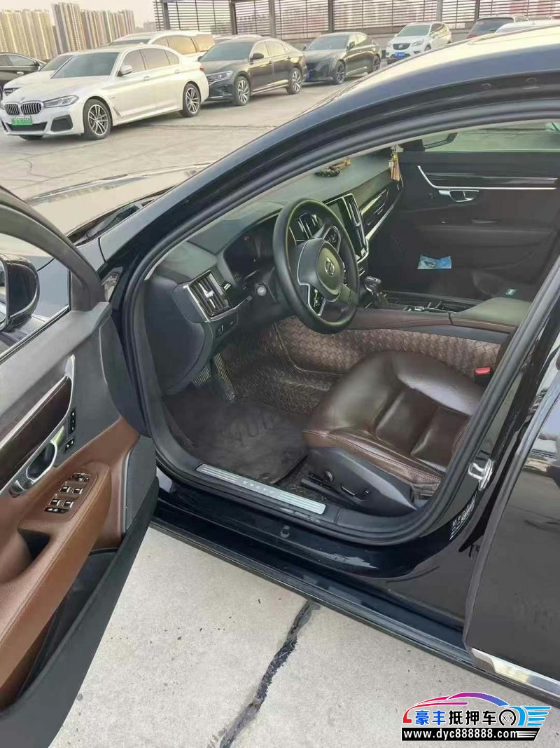 17年沃尔沃S90轿车抵押车出售