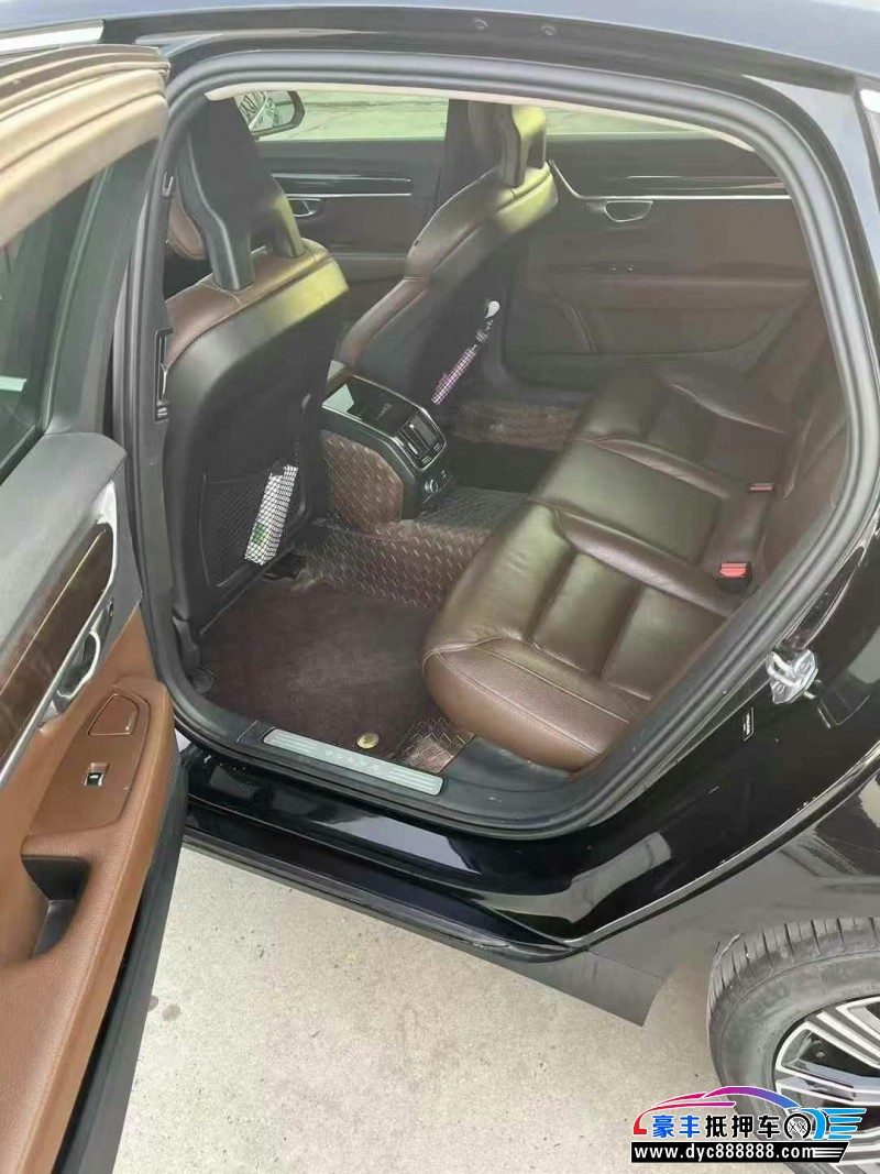 17年沃尔沃S90轿车抵押车出售