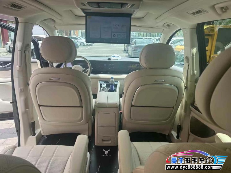 24年岚图梦想家轿车抵押车出售