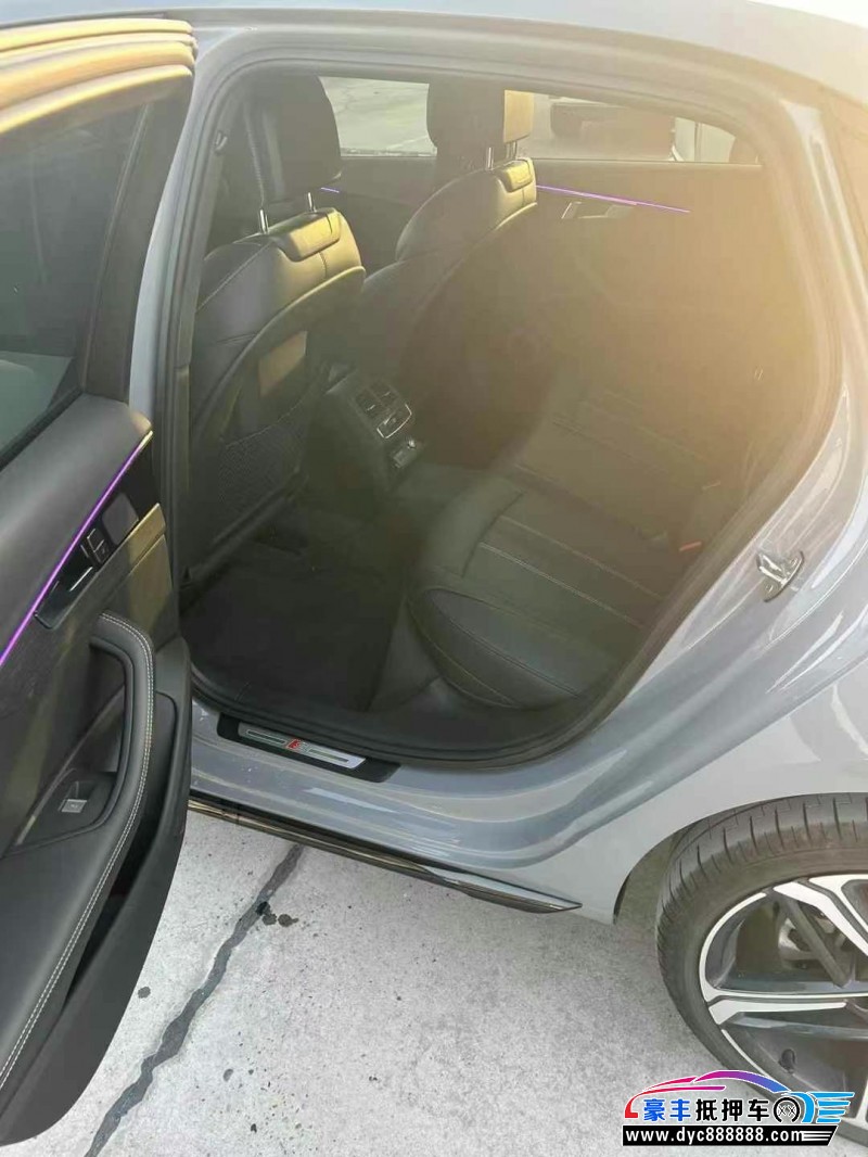 24年奥迪A4L轿车抵押车出售