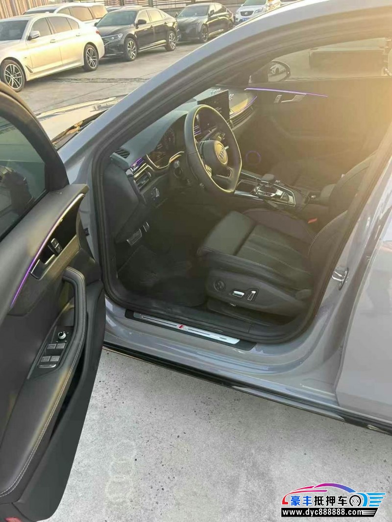 24年奥迪A4L轿车抵押车出售