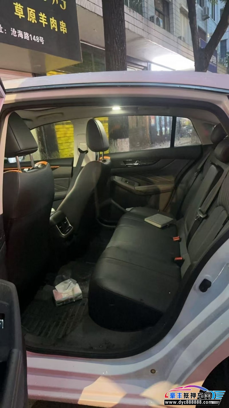 23年东风风神奕炫轿车抵押车出售