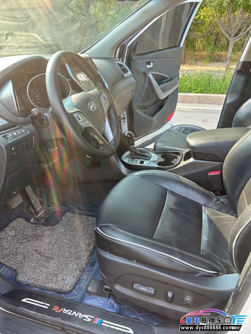 17年现代新胜达SUV抵押车出售