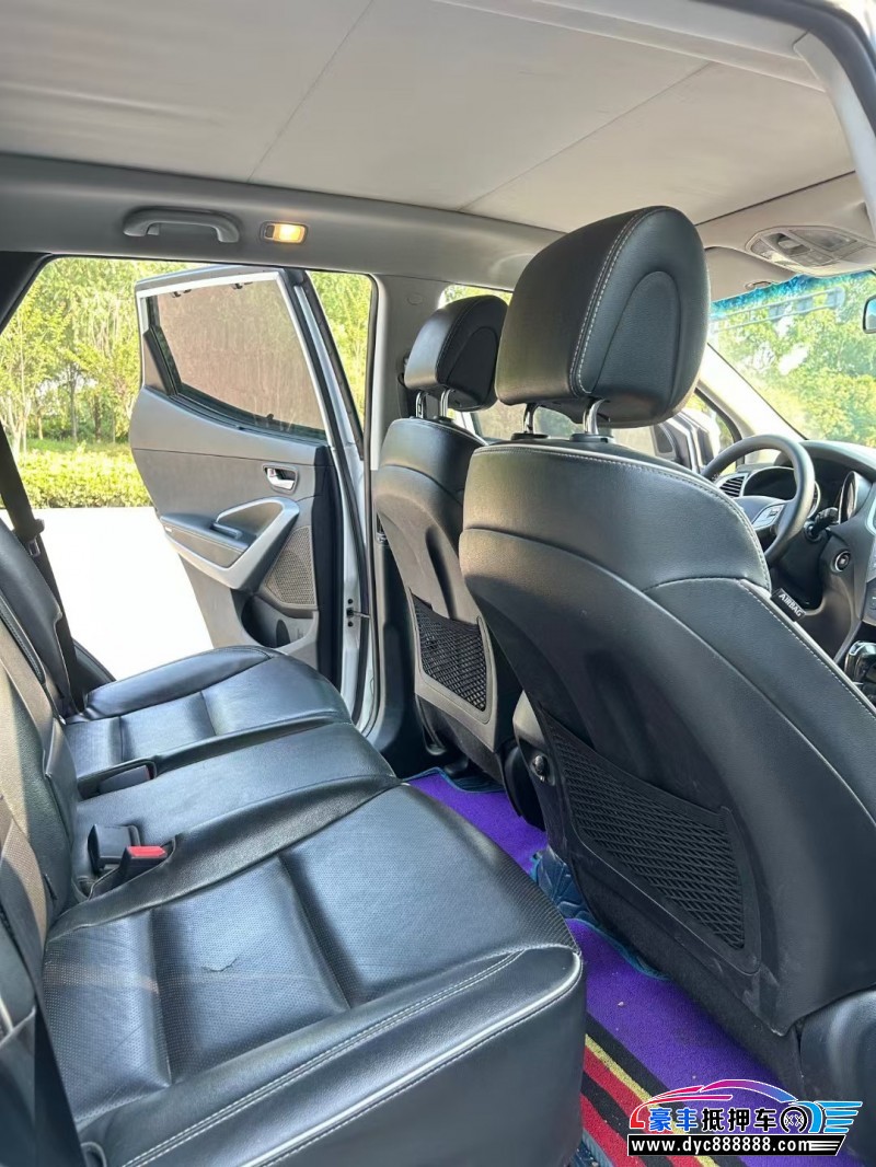 17年现代新胜达SUV抵押车出售