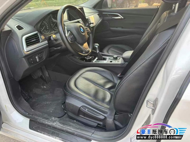 17年宝马1系轿车抵押车出售