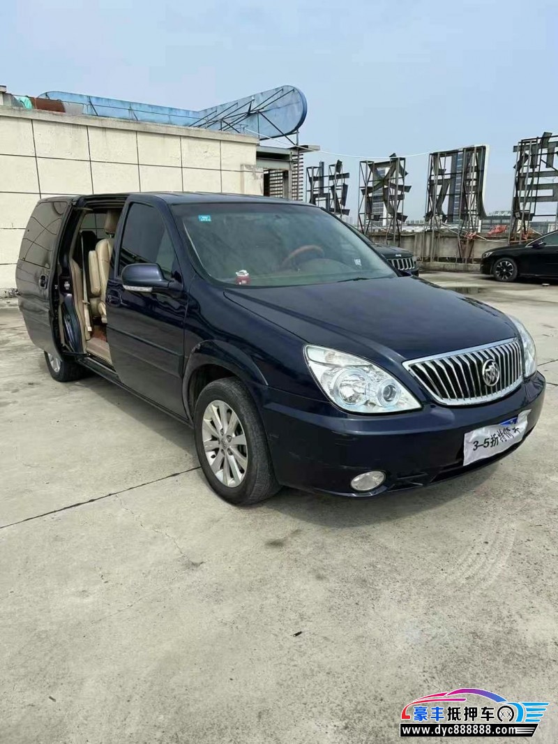 15年别克GL8轿车抵押车出售