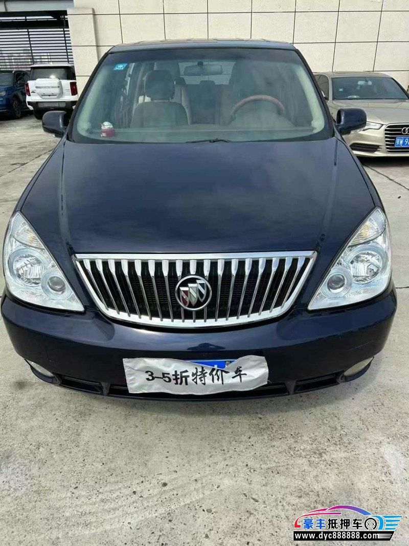 15年别克GL8轿车抵押车出售