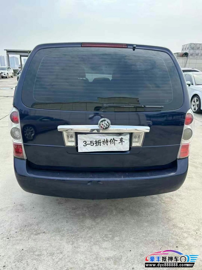 15年别克GL8轿车抵押车出售