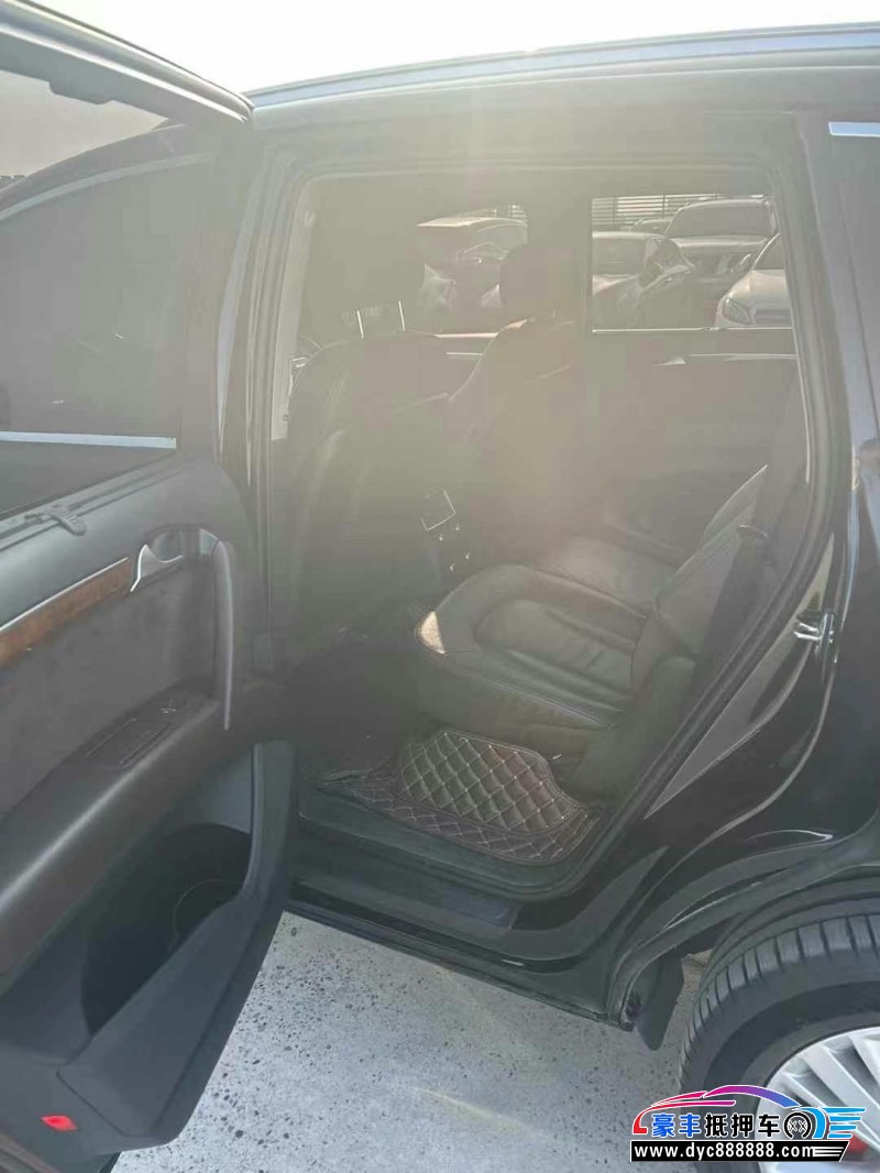 15年奥迪Q7轿车抵押车出售