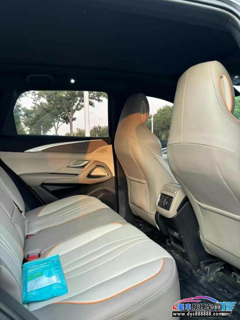 24年比亚迪宋轿车抵押车出售