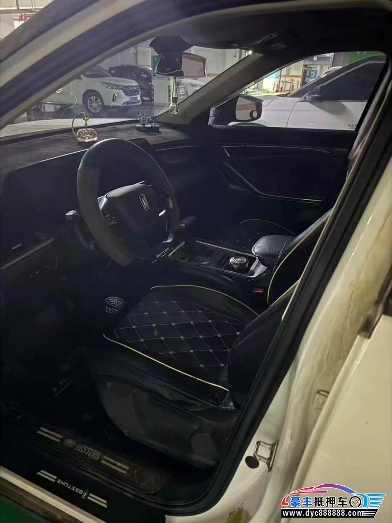 24年奔腾T55轿车抵押车出售