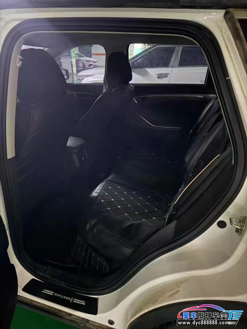 24年奔腾T55轿车抵押车出售