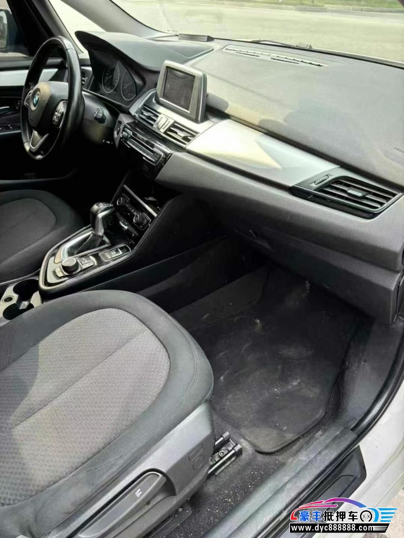 18年宝马2系轿车抵押车出售