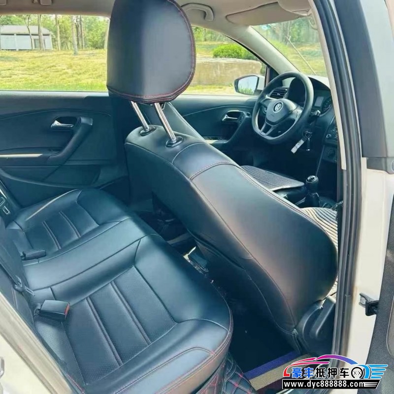 15年大众polo轿车抵押车出售