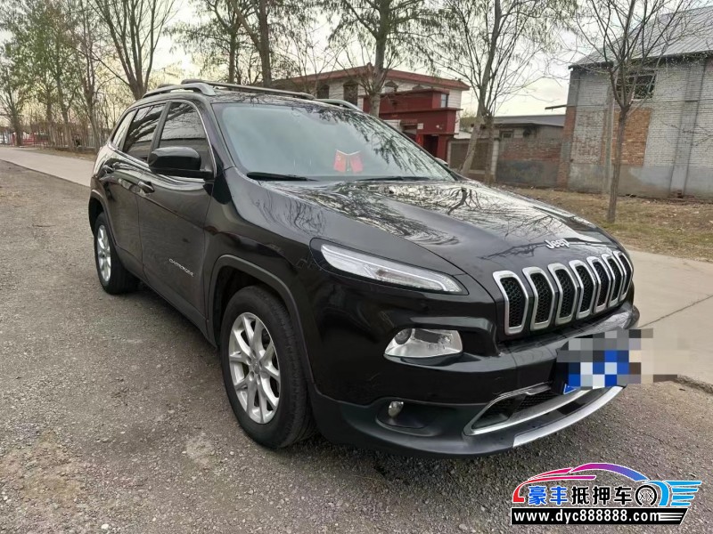 18年Jeep自由光轿车抵押车出售