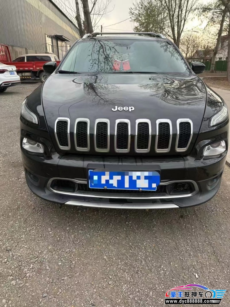 18年Jeep自由光轿车抵押车出售