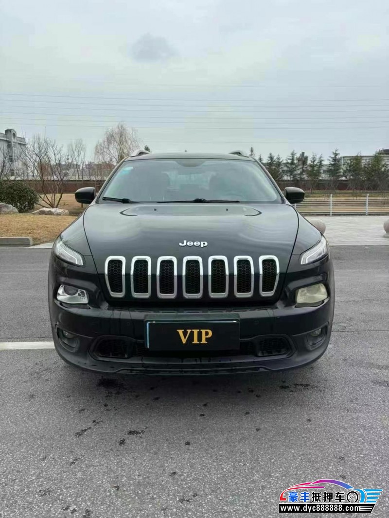 16年Jeep自由光轿车抵押车出售