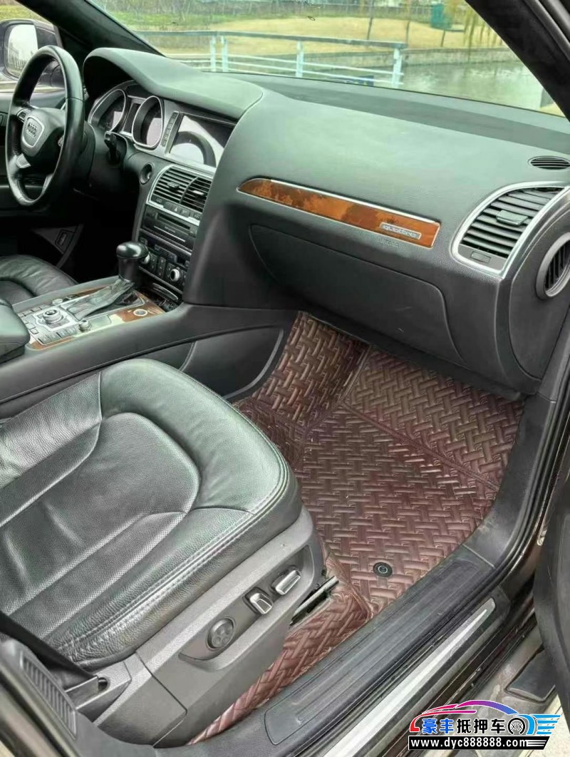 13年奥迪Q7轿车抵押车出售