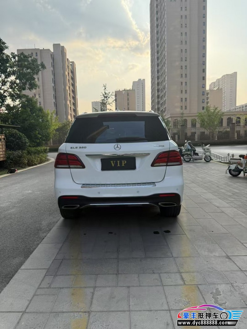 18年奔驰GLE轿车抵押车出售