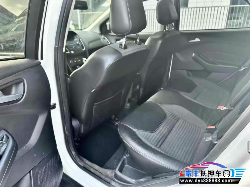 16年福特福克斯轿车抵押车出售