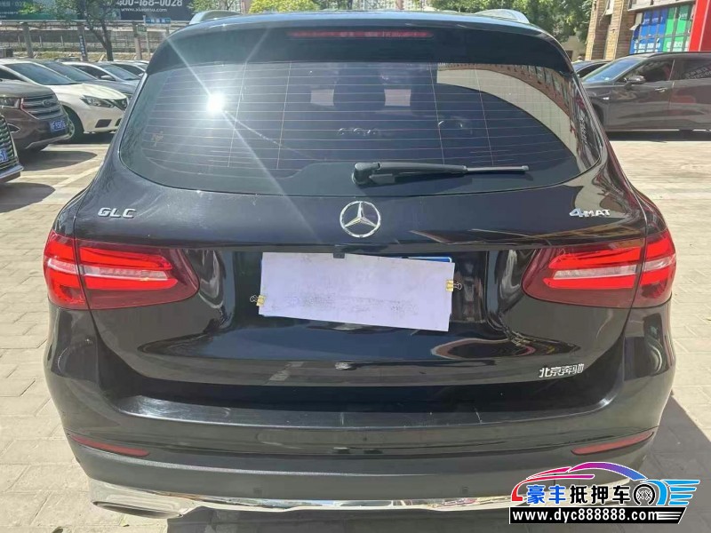 17年奔驰GLC轿车抵押车出售