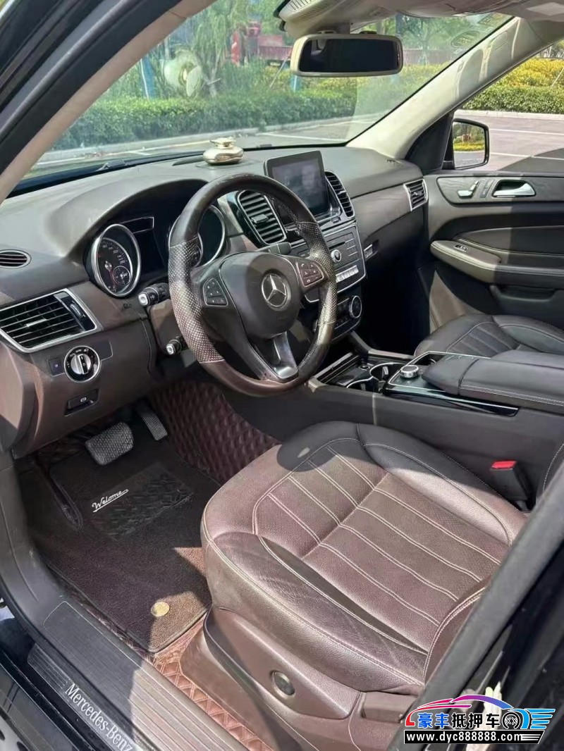 16年奔驰GLE轿车抵押车出售