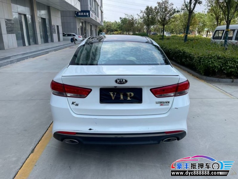 16年起亚K5轿车抵押车出售