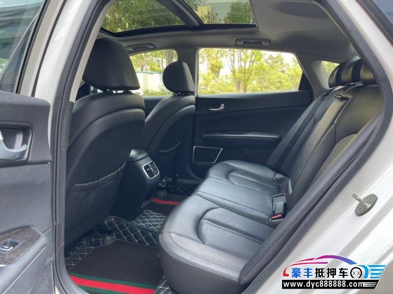 16年起亚K5轿车抵押车出售