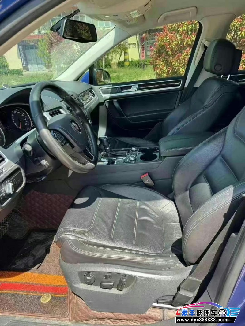 17年大众途锐轿车抵押车出售