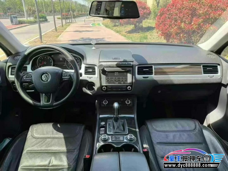 17年大众途锐轿车抵押车出售