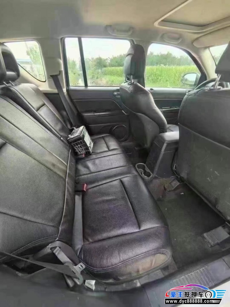 16年Jeep指南者轿车抵押车出售