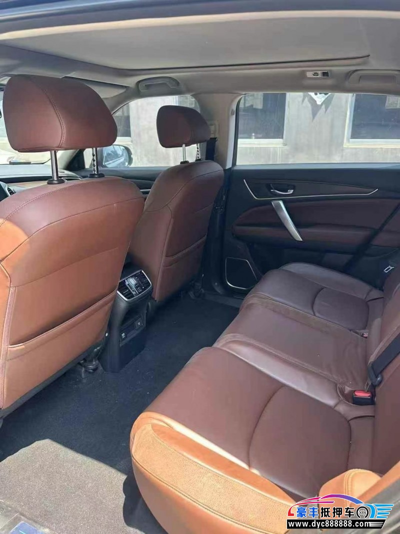 18年本田冠道轿车抵押车出售