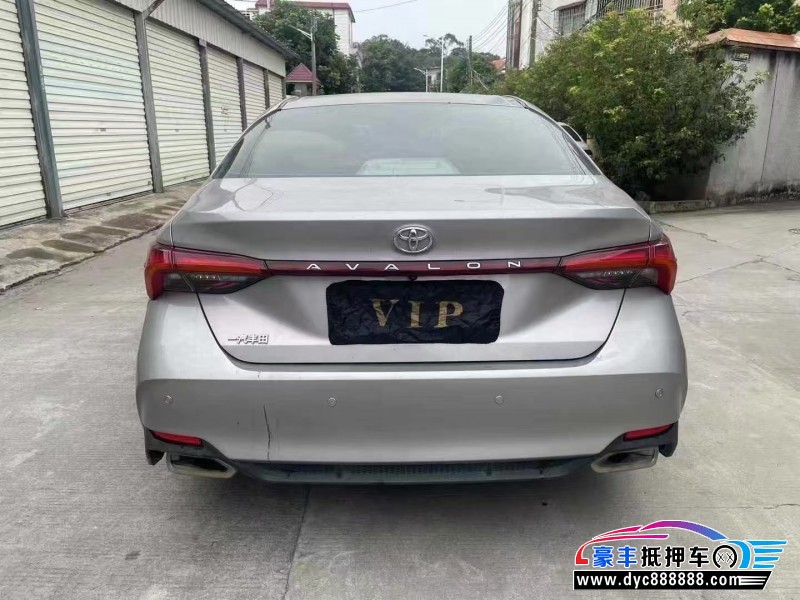 20年丰田亚洲龙轿车抵押车出售