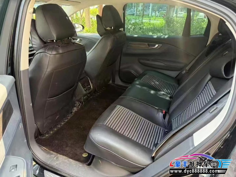 22年红旗EQM5轿车抵押车出售