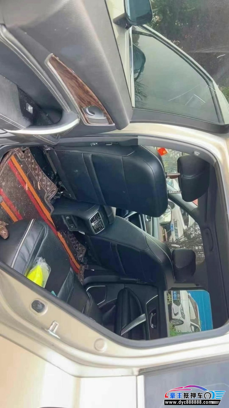 19年本田UR-V轿车抵押车出售