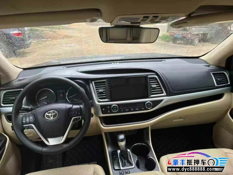 18年丰田汉兰达轿车抵押车出售