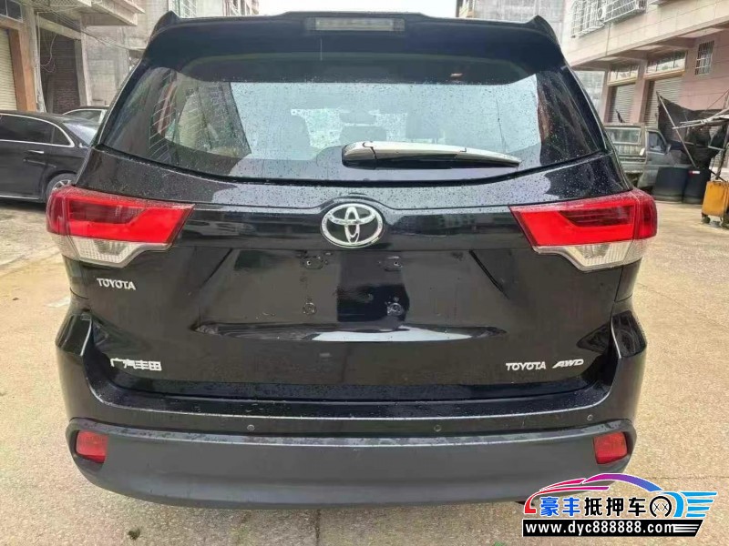 18年丰田汉兰达轿车抵押车出售