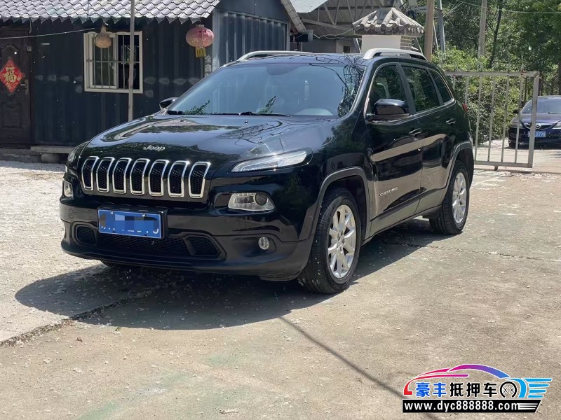 17年Jeep自由光轿车抵押车出售
