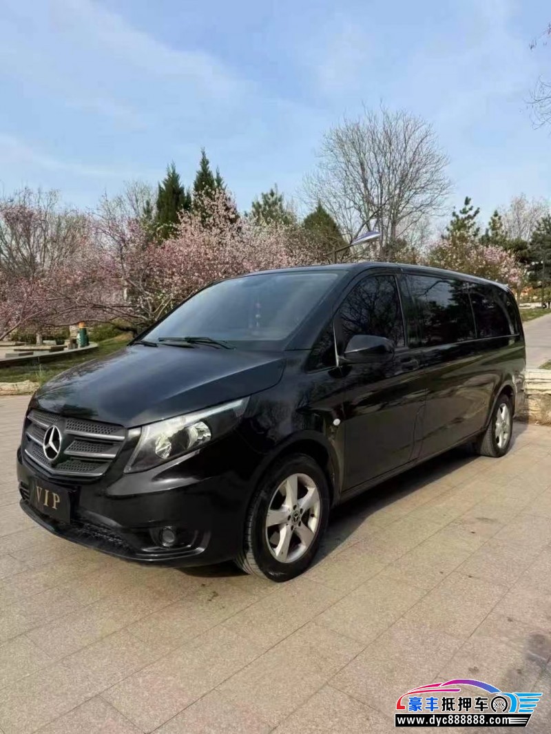 19年奔驰威霆轿车抵押车出售