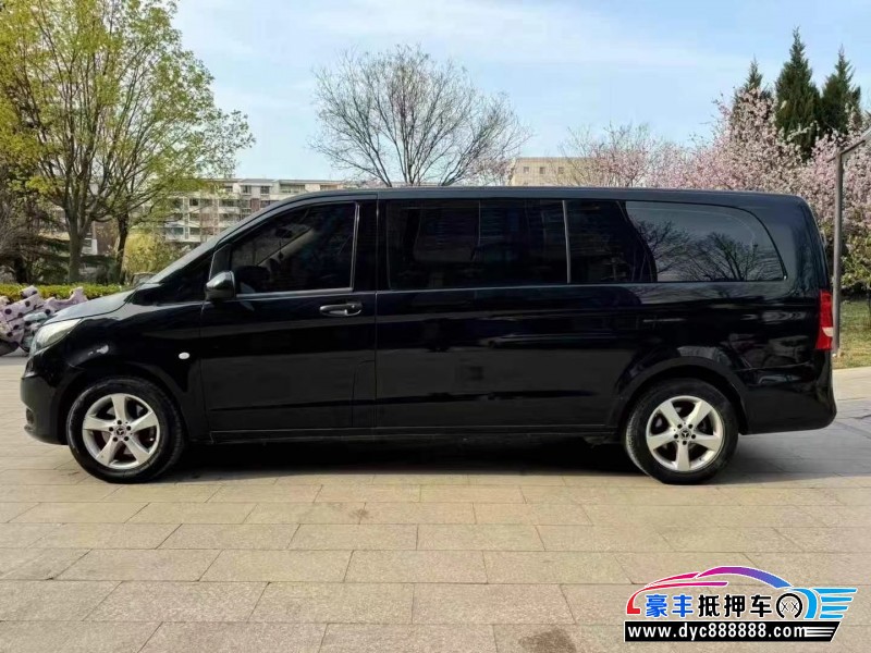 19年奔驰威霆轿车抵押车出售