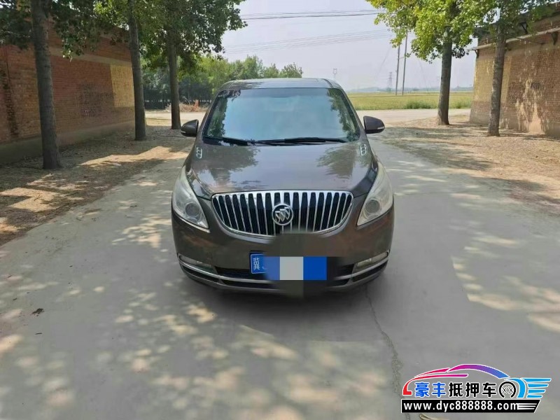 12年别克GL8轿车抵押车出售