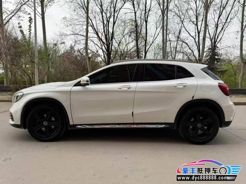 19年奔驰GLA轿车抵押车出售