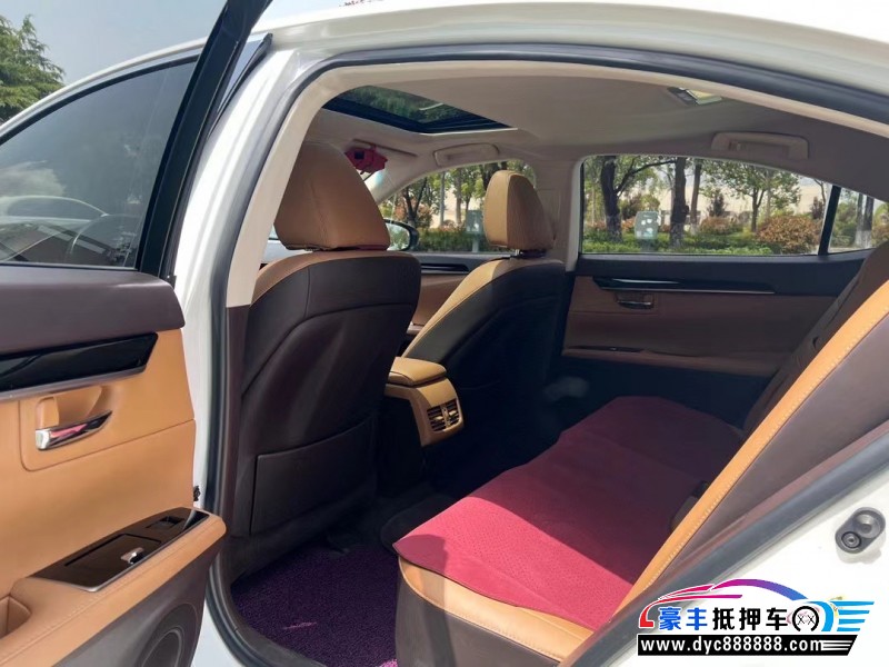 17年雷克萨斯ES轿车抵押车出售